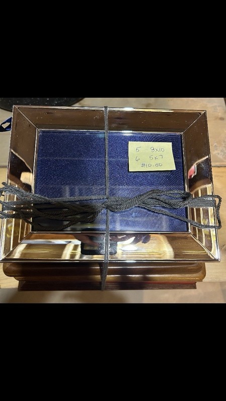 5- 8″ x 10″, 6- 5″ x 7″ Picture Frames