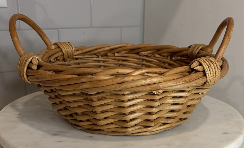 VTG Wicker Basket w/ Double Handles Rustic Farmhouse Decor Serving Bowl Woven