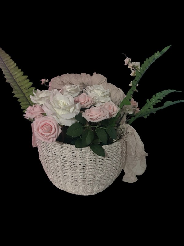 Canasta Con Rosas