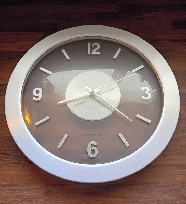 VTG Sterling & Noble Modern Round Wall Clock Quartz Analog Silver Frame 12″