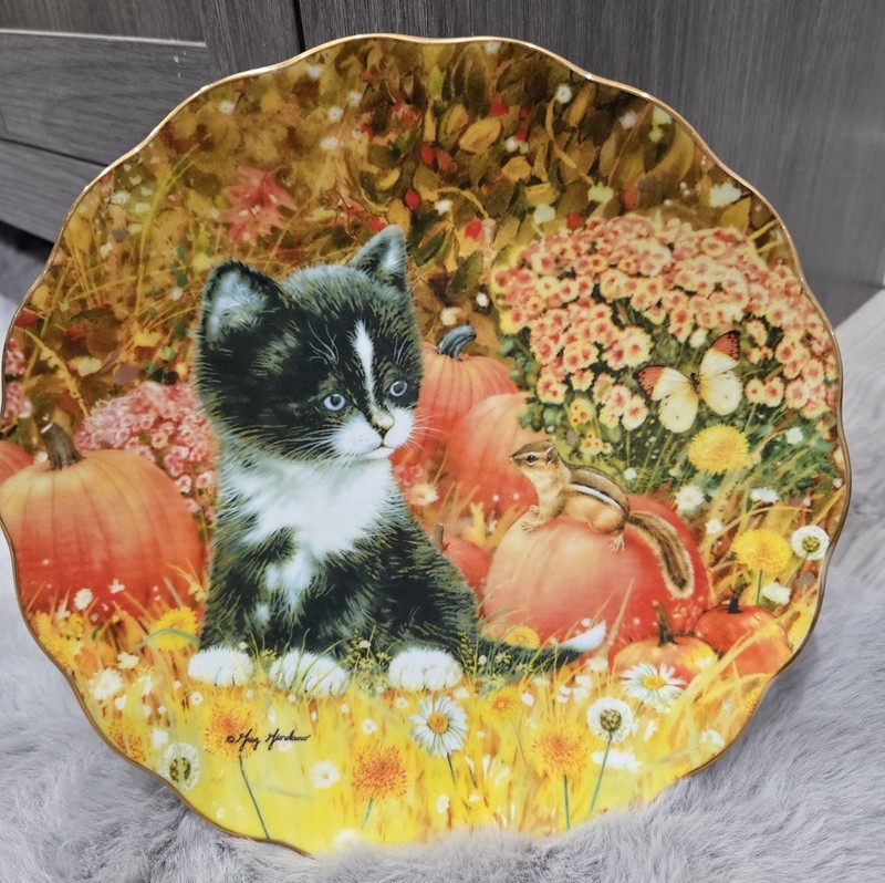 Tiny Treasures Purr-fect Companions Collector Plate by the Bradford Exchange