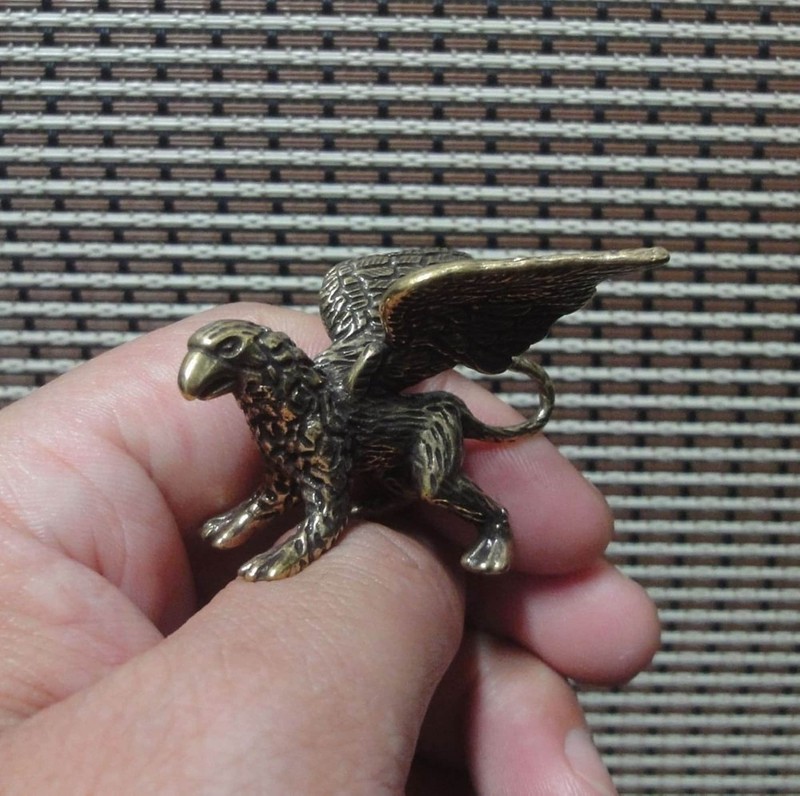 Vintage Solid Brass Copper Strong Gryphon Animal Statue for Home Garden Decor