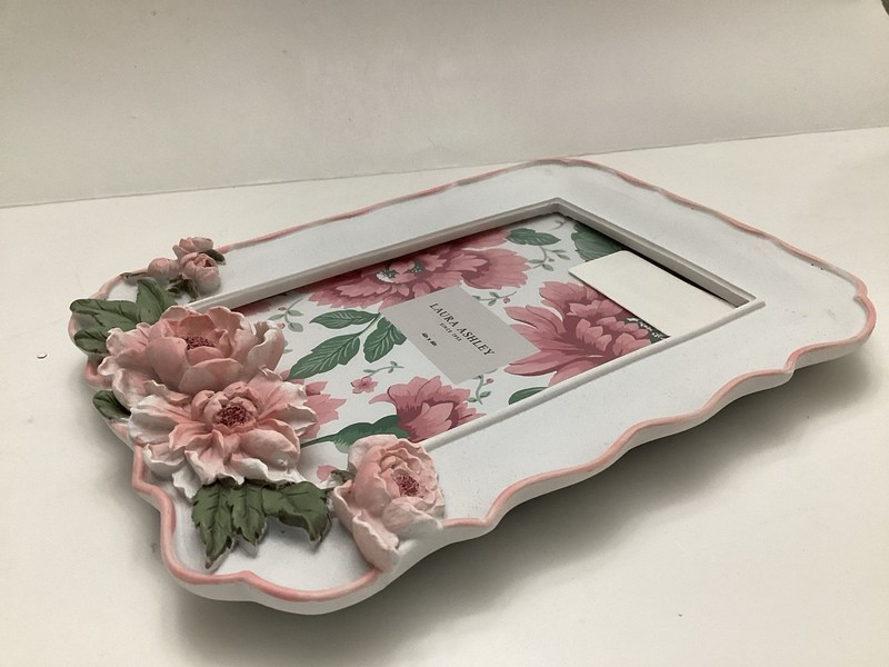Laura Ashley White Rectangular Flower Accent Picture Frame Fits 4’’x 6’’ Photo gallery