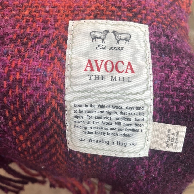 AVOCA~Throw~100% Wool~56 in x 72 in~handmade in Ireland~dry clean~fringe~NWT~ gallery