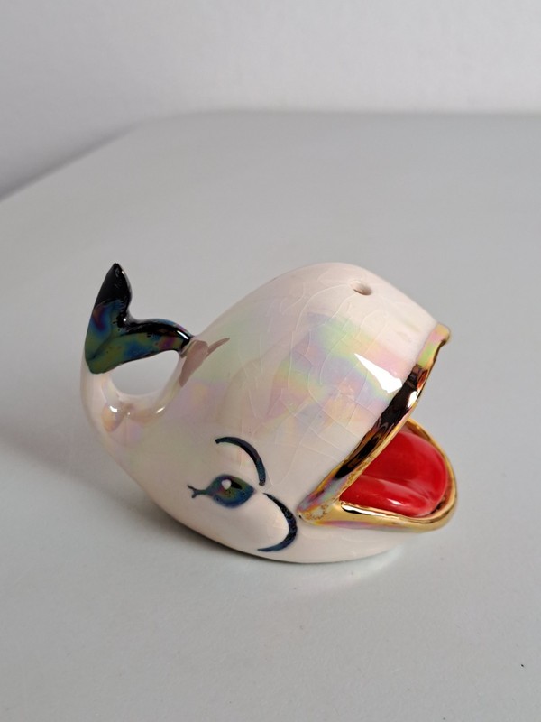 VTG. Baby Whale Opalescent Ceramic Porcelain Ring Holder MCM Gold Trim