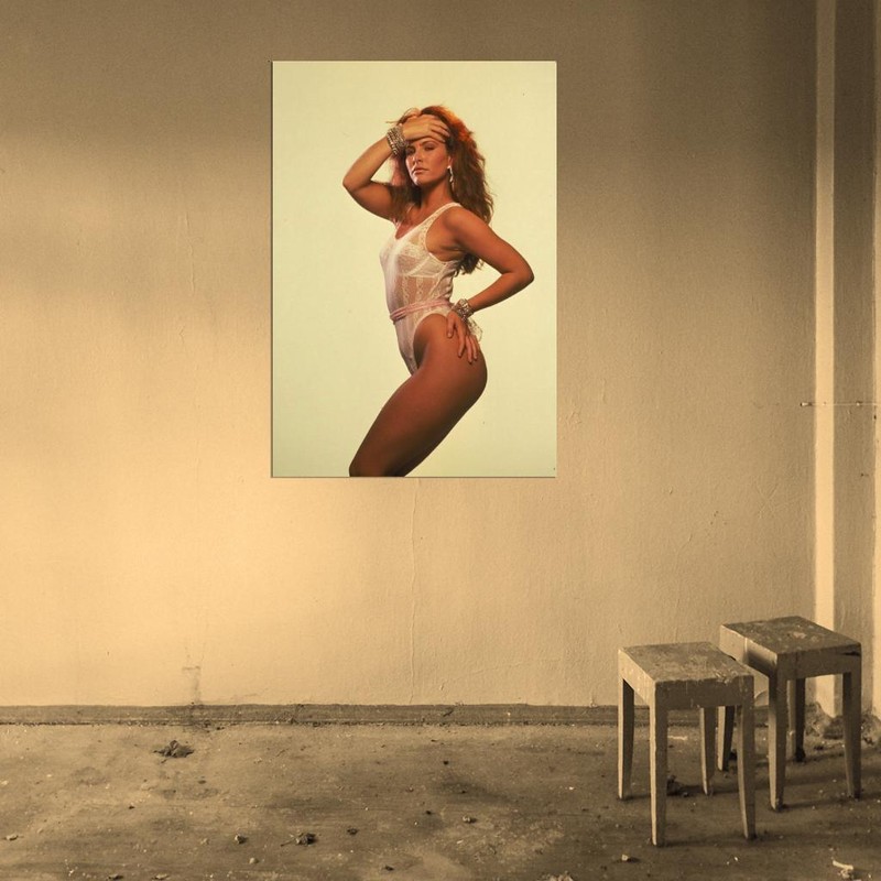 525682 TAWNY KITAEN 80s 90s Retro Vintage Photo 36x24 WALL PRINT POSTER gallery