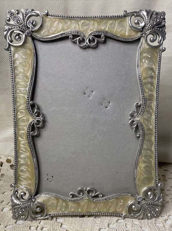 Vintage Enameled Ornate Metal Photo Frame Cream Swirl Rhinestone 4×6