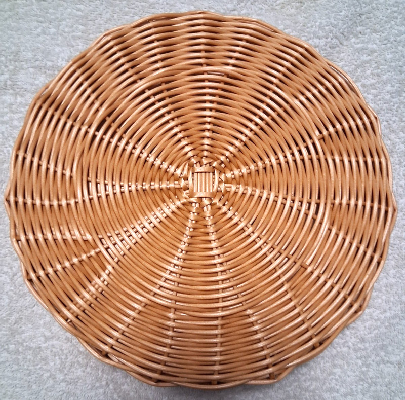 Round Woven Wicker Rattan Gift Organizer Basket Approx. 10" Dia. w/5 Sections gallery