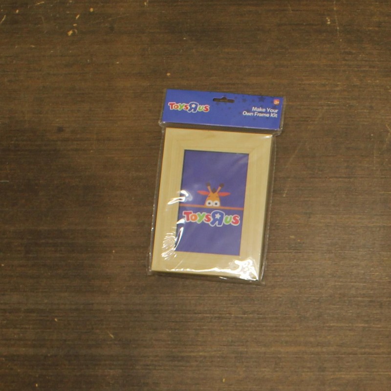 Toys R Us Geoffrey Make Your Own Picture Frame Kit Set Brown 4 in .x 6 in.